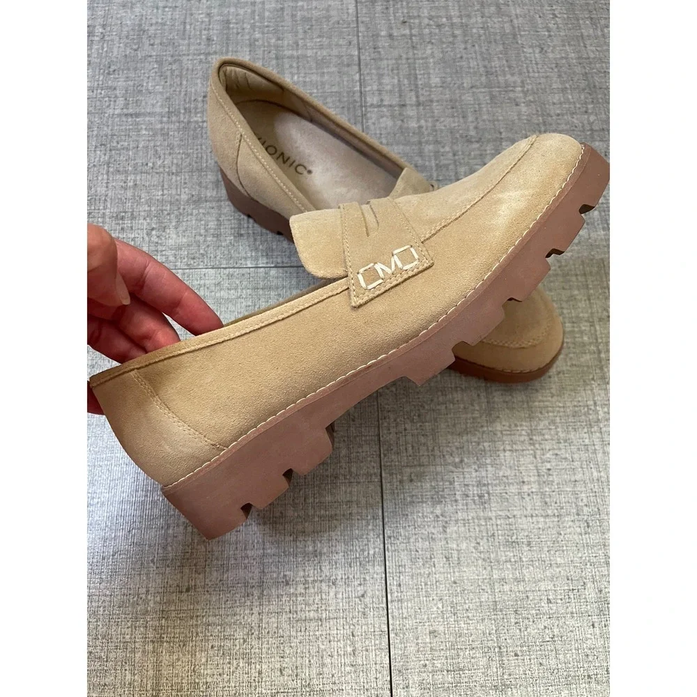 VIONIC Cheryl II Suede Loafers Size 9.5 Sand Beige Lug Sole Casual Comfort